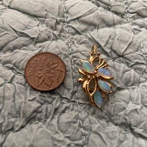 Opal pendant